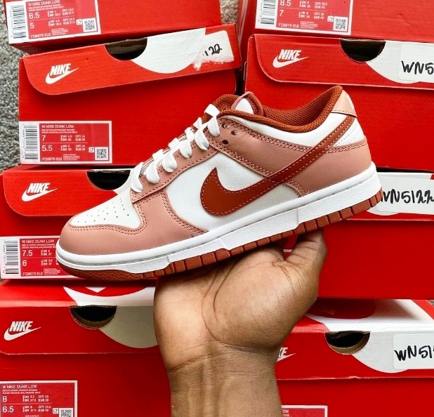 나이키 [해외]나이키 덩크 로우 레드 스타더스트 러그드 오렌지 발렌타인 데이 우먼스 FQ8876-618 한정판 데일리슈즈