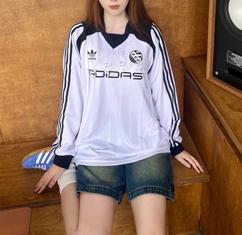 [해외]아디다스 아딜레니움 오버사이즈 롱슬리브 풋볼 저지 긴팔 티셔츠 IW3643