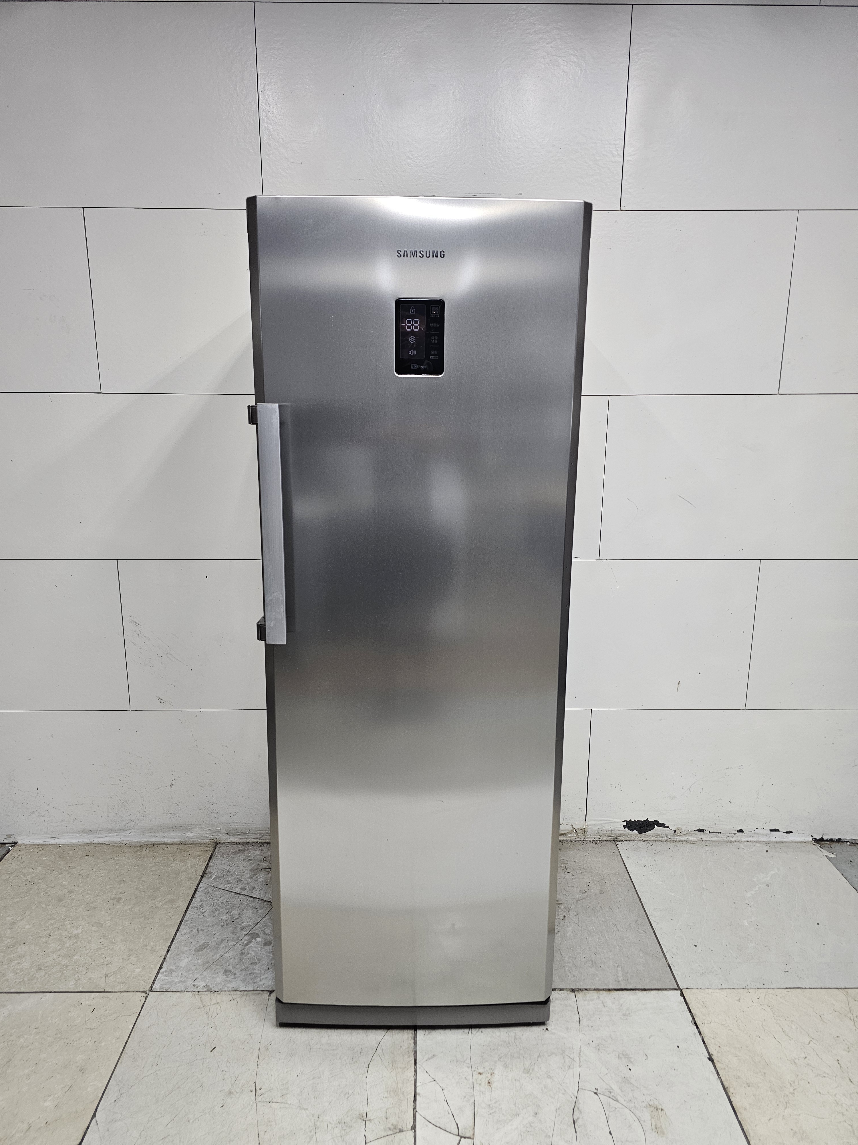 삼성전자 [중고]Z-3 중고냉동고 ZRS25LSLH(247리터)