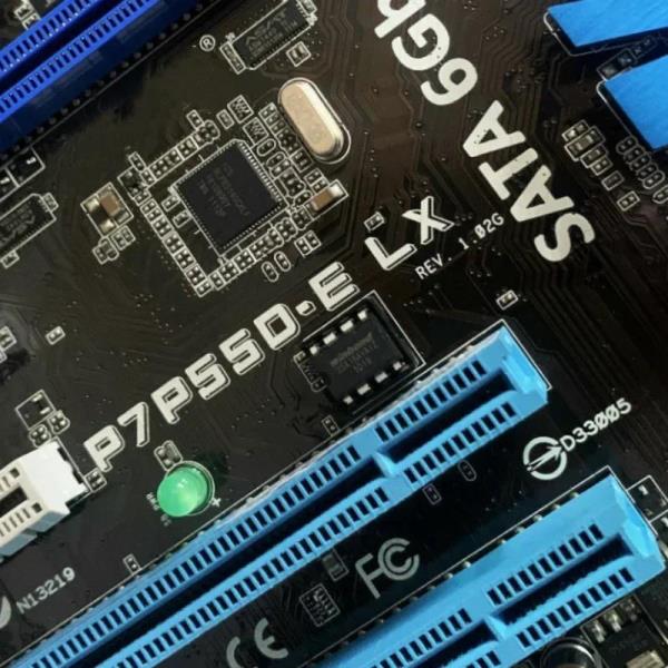 ASUS P7P55D-E LX 마더보드 LGA 1156 DDR3 ATX 메인보드용 100% 테스트된 고속 선박